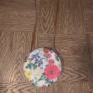 Flower purse,good conditions no flaws, great for the beach or anything